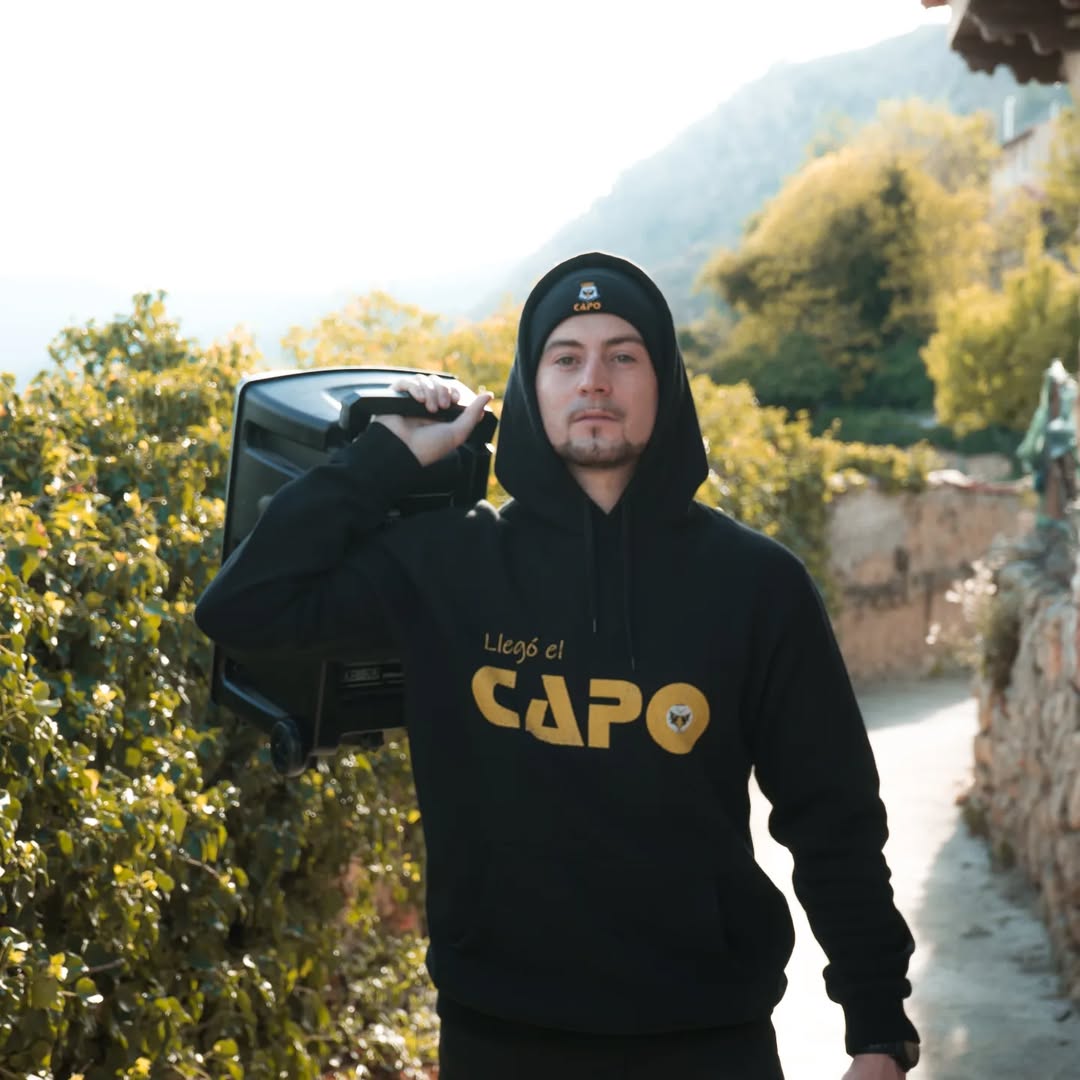 Gorro UNISEX - CAPO (Blanco/Negro) - Sencillez, Disciplina y Resiliencia | El Capo Oficial